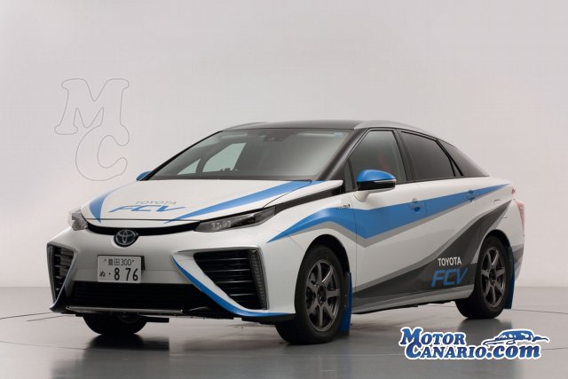 Toyota entrenó de coche 0 su berlina alimentada por hidrógeno.