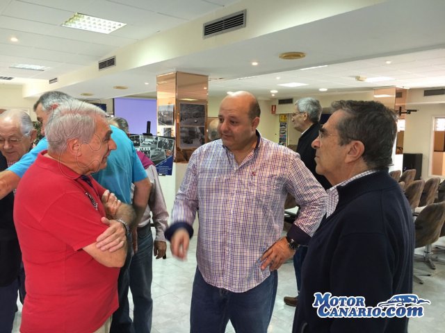 Pepe Monzón presentó en Tenerife el libro de la historia del automovilismo en Gran Canaria.