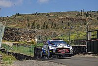 Enrique Cruz abre tramos en el Rallye Villa de Adeje.