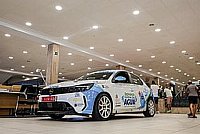 El automovilismo canario pone el foco en el agua con la nueva imagen del Coche Zero.