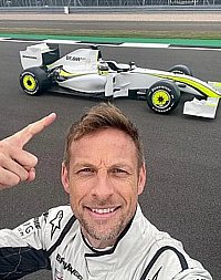 Jenson Button anuncia que cuelga los guantes.