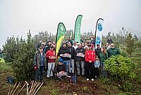 La FALP reduce su huella de carbono reforestando en la finca de Osorio.